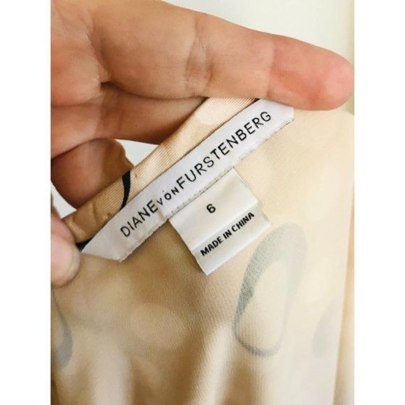 Diane Von Furstenberg Silk New Della Ruched Tie Waist Dress Retro Beige Dot, 6 - Picture 10 of 16